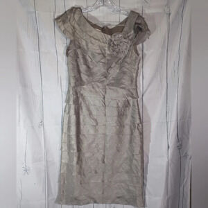 London Times sleevless tiered  Ruffle dress